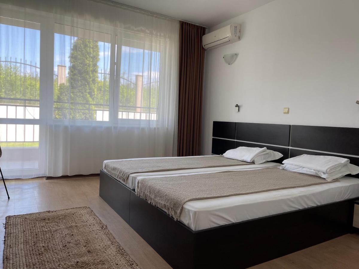 Mia * Sozopol